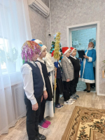 В преддверии нового 2025 года поздравили с праздником представителей старшего поколения Дома ветеранов