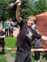 В рамках празднования Дня образования Должанского района 05 июля в парке культуры и отдыха пгт. Долгое прошли спортивные соревнования по поднятию гири и армреслингу